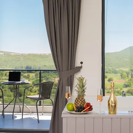 Heri I Lueks I Infinity Pool Villa Kaş